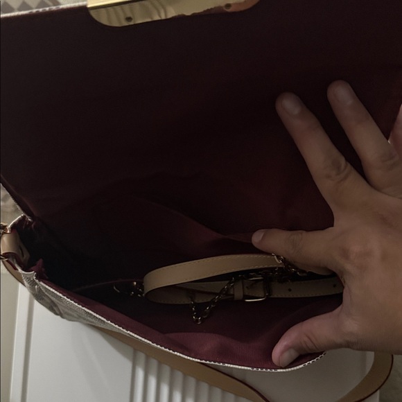 Stylish Checkered Shoulder Bag - Picture 3 of 3